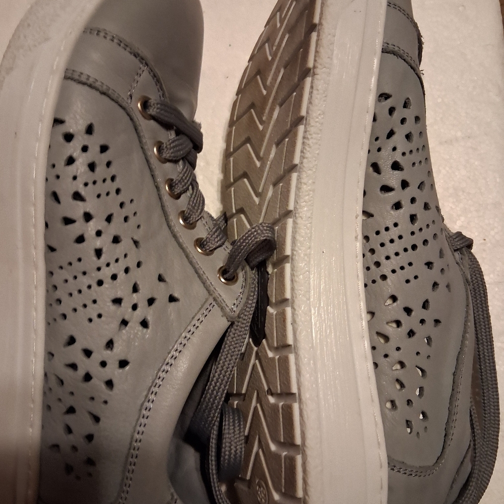 Andrea Conti Gray Sneakers, Laceup, Gray And White Shoes Sz 39, U.s. Size 8.5 - Picture 4 of 7